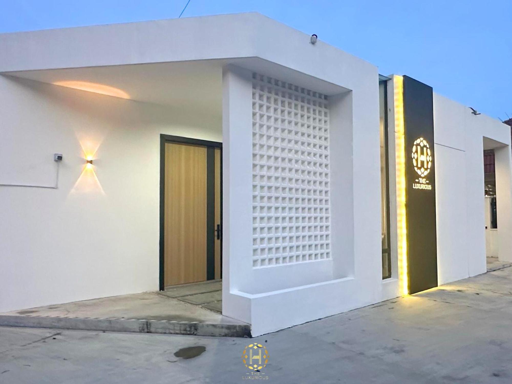 The Luxurious 27, Johor Bahru Exterior foto