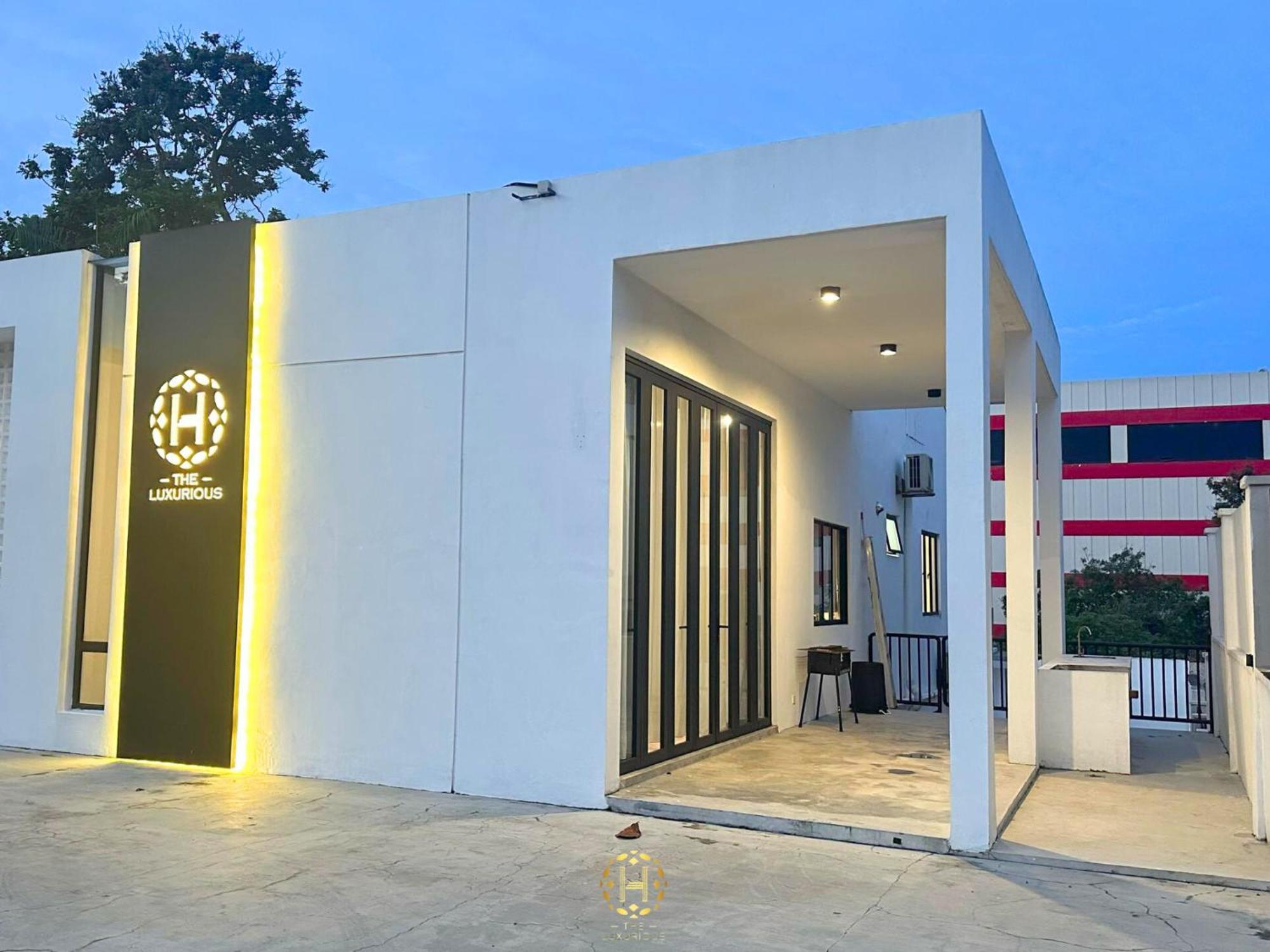 The Luxurious 27, Johor Bahru Exterior foto
